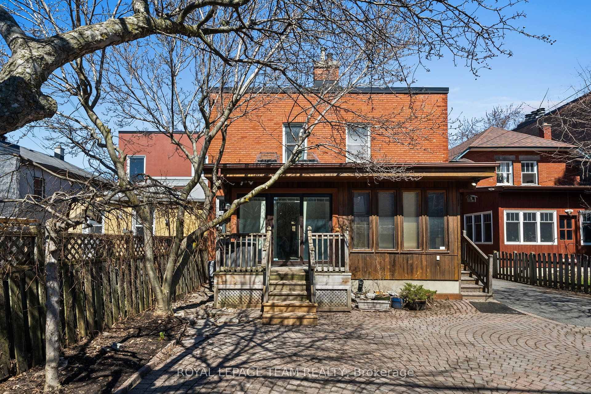 148 Bruyere Street photo 35