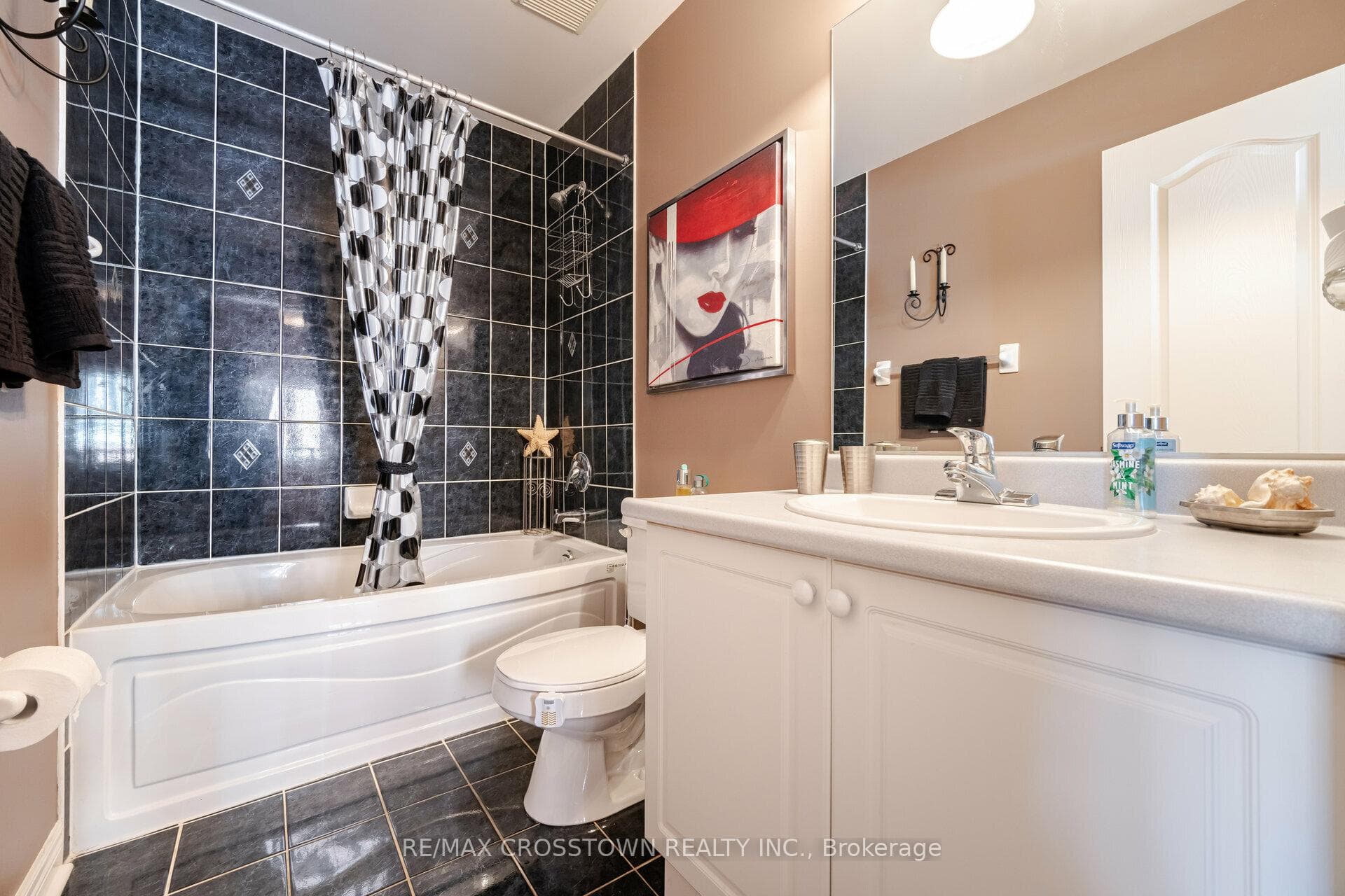 871 Fable Crescent photo 26