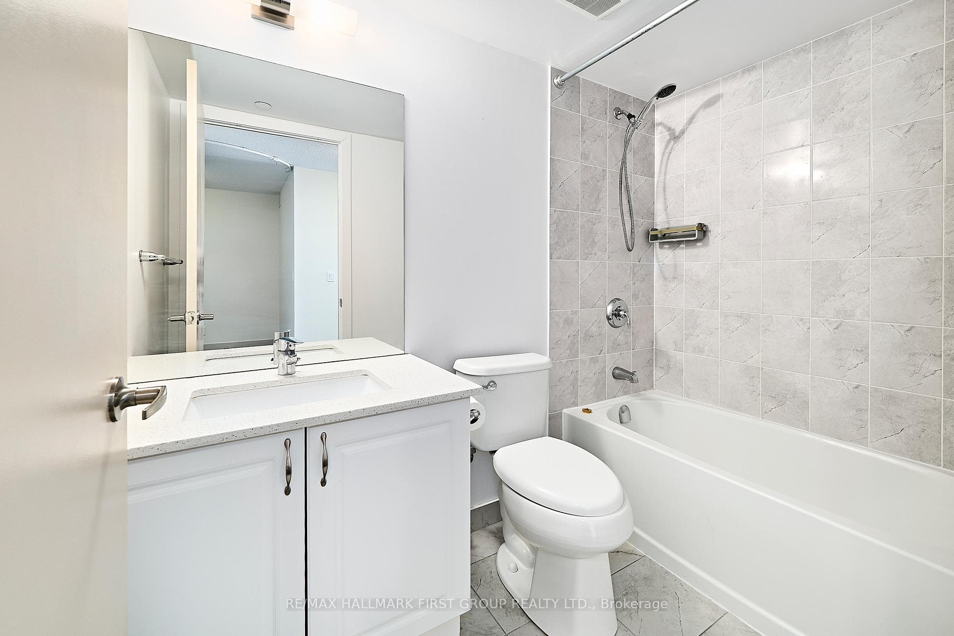 1255 Bayly Street Unit 1605 photo 4