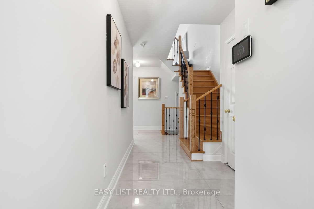 15 Coolspring Crescent photo 9