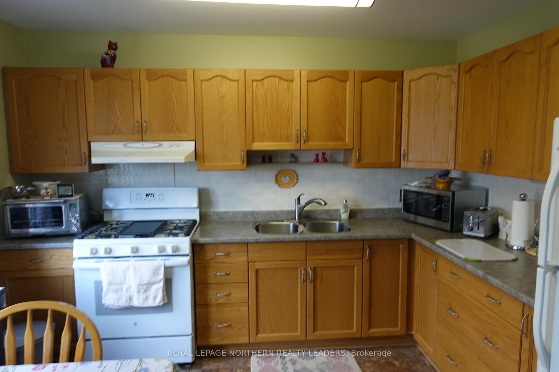 154 Donna Crescent photo 7