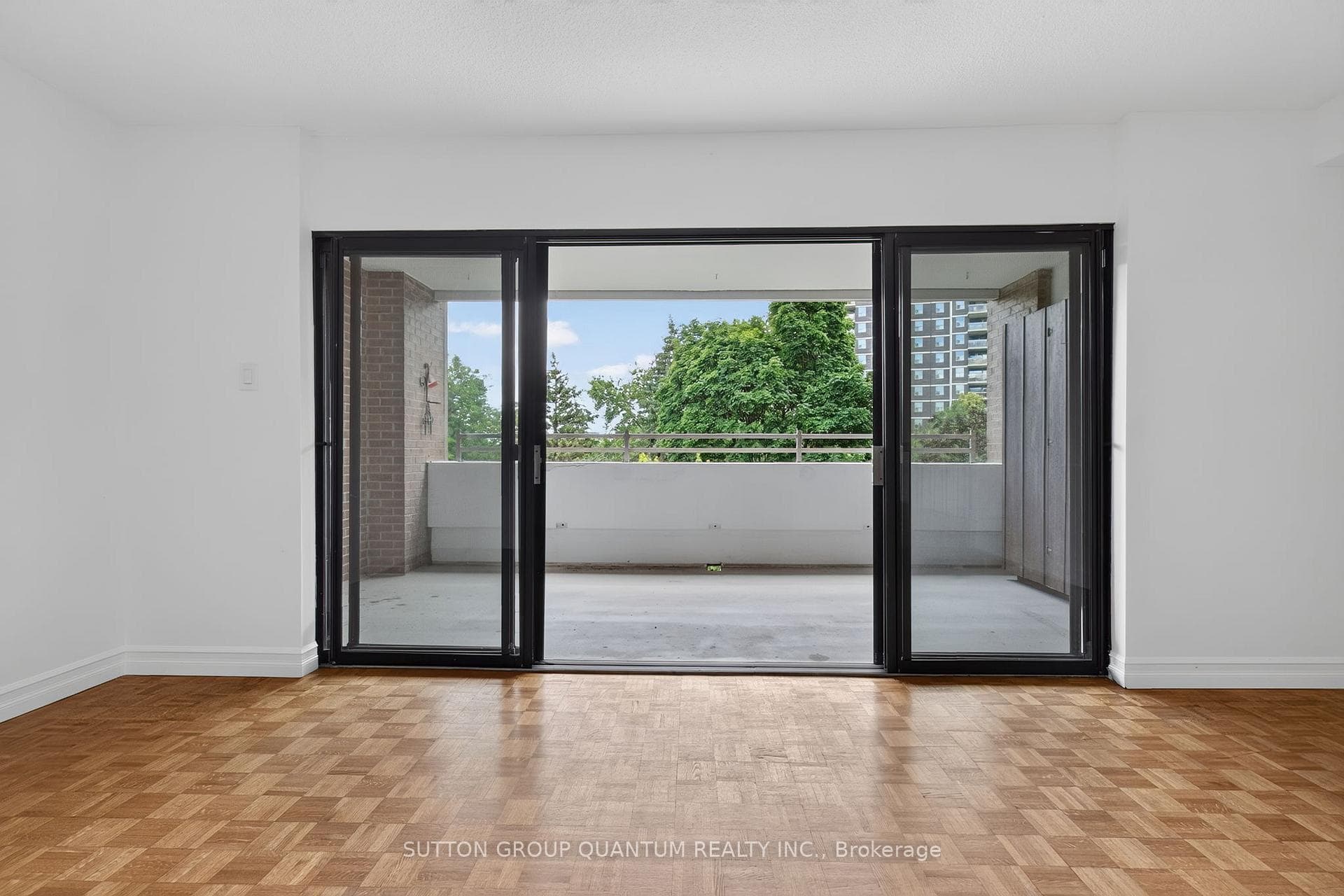 965 Inverhouse Drive Unit 504 photo 10