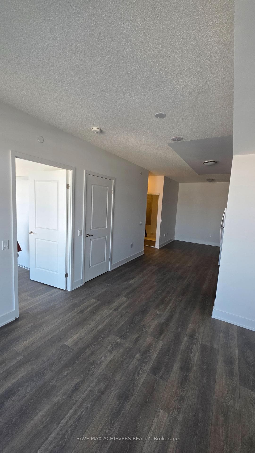 202 Burnhamthorpe Road Unit 906 photo 11