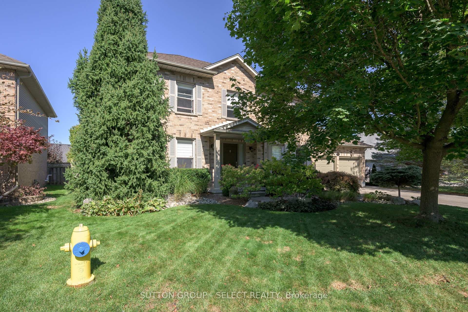 15 Marcus Crescent photo 2