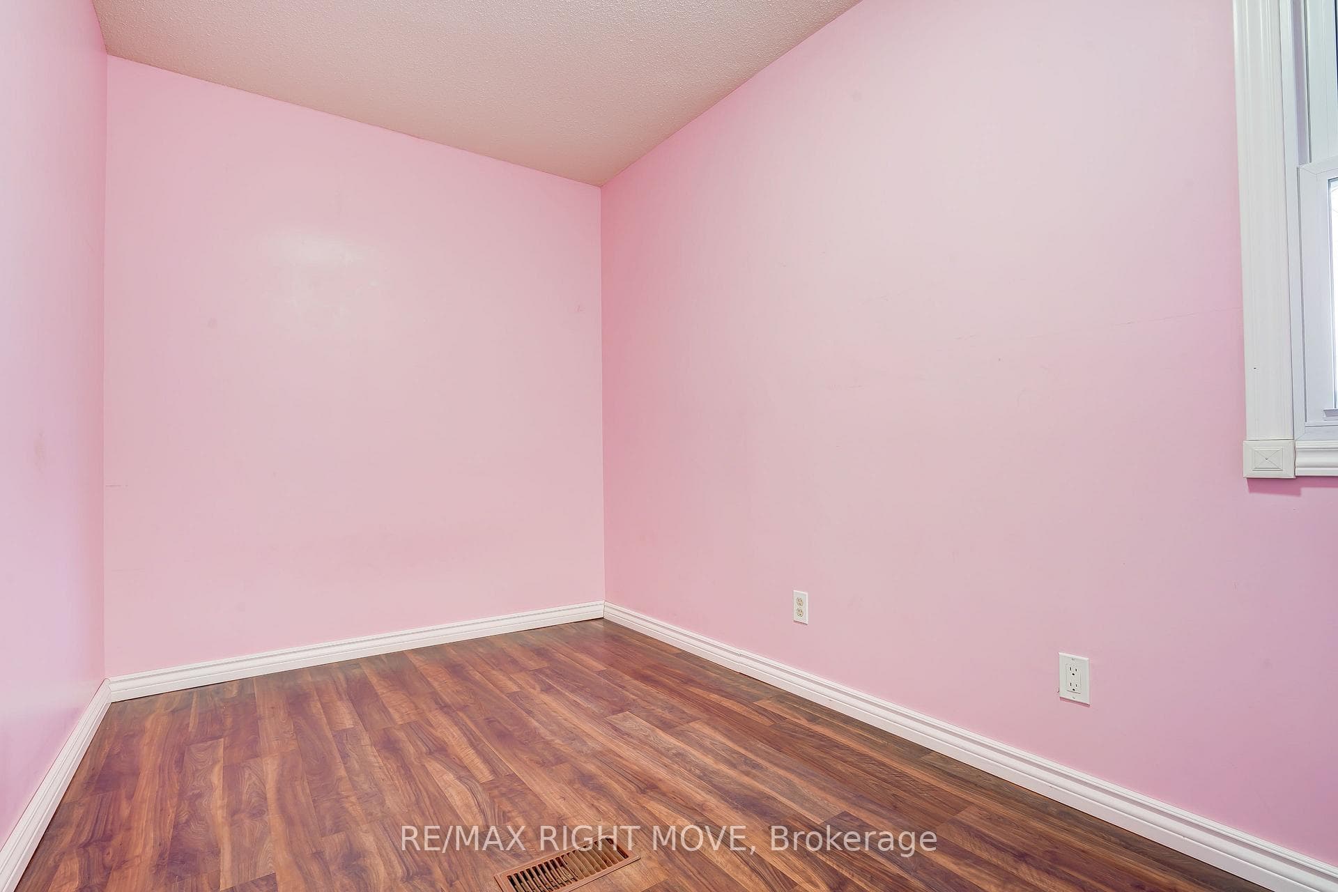 3391 ARMAND Avenue photo 11