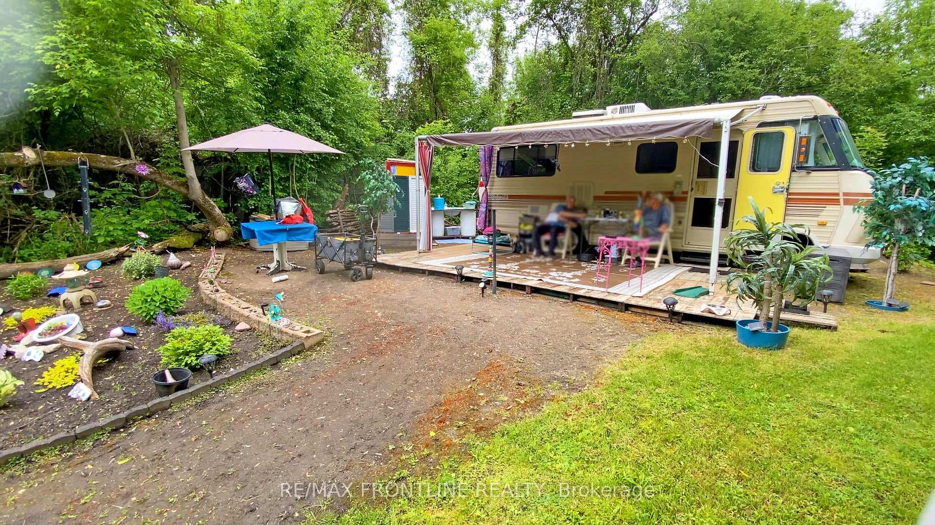 122 IRWIN Street photo 12