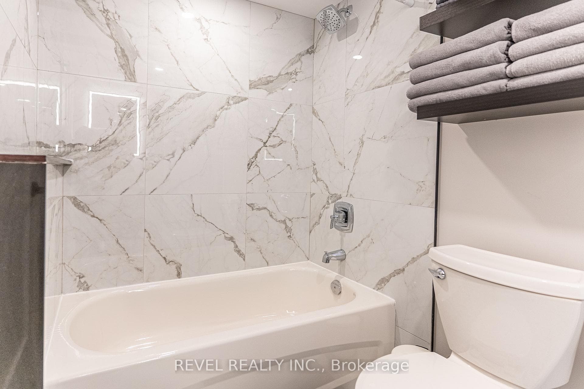 783 Queensdale Avenue Unit Lower photo 8