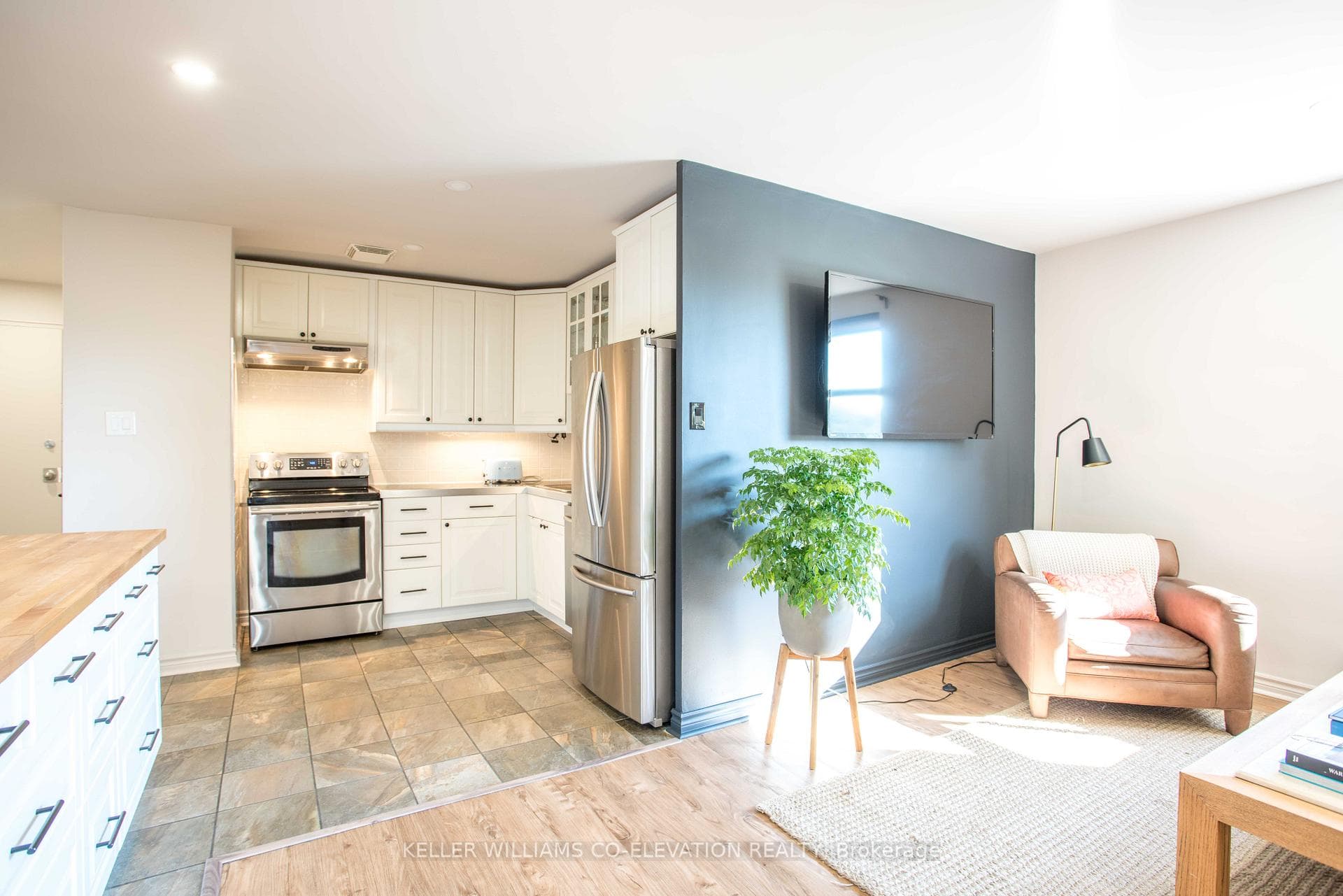 10 Fontenay Court Unit 306 photo 6
