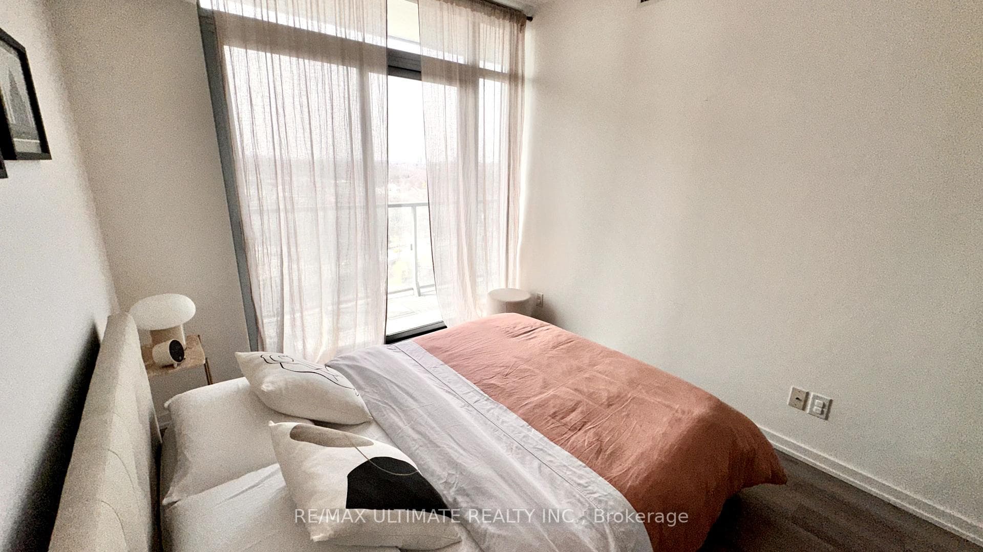 105 The Queensway N/A Unit 1610 photo 31