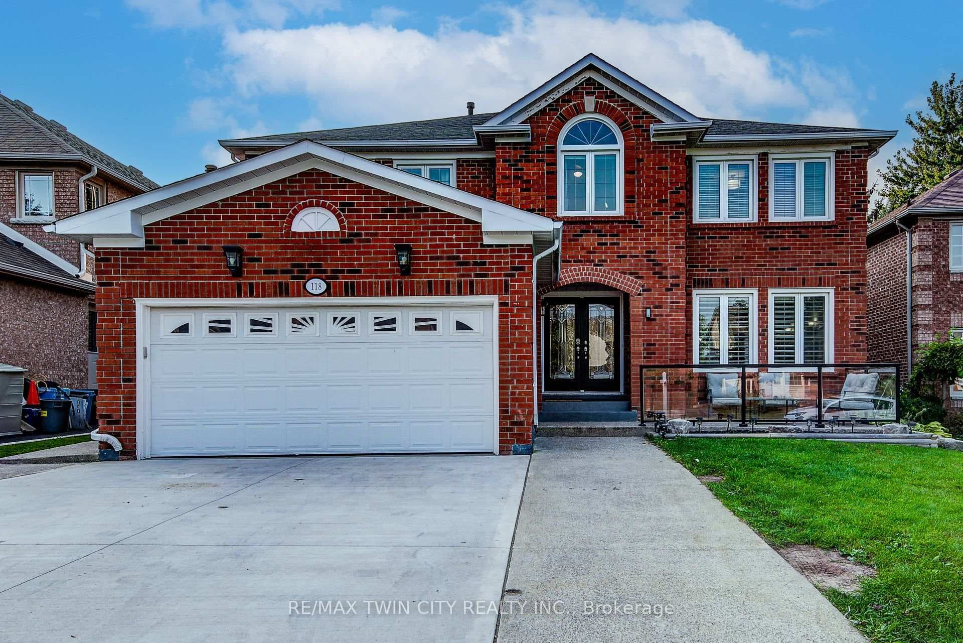 118 Glenvalley Drive photo 1