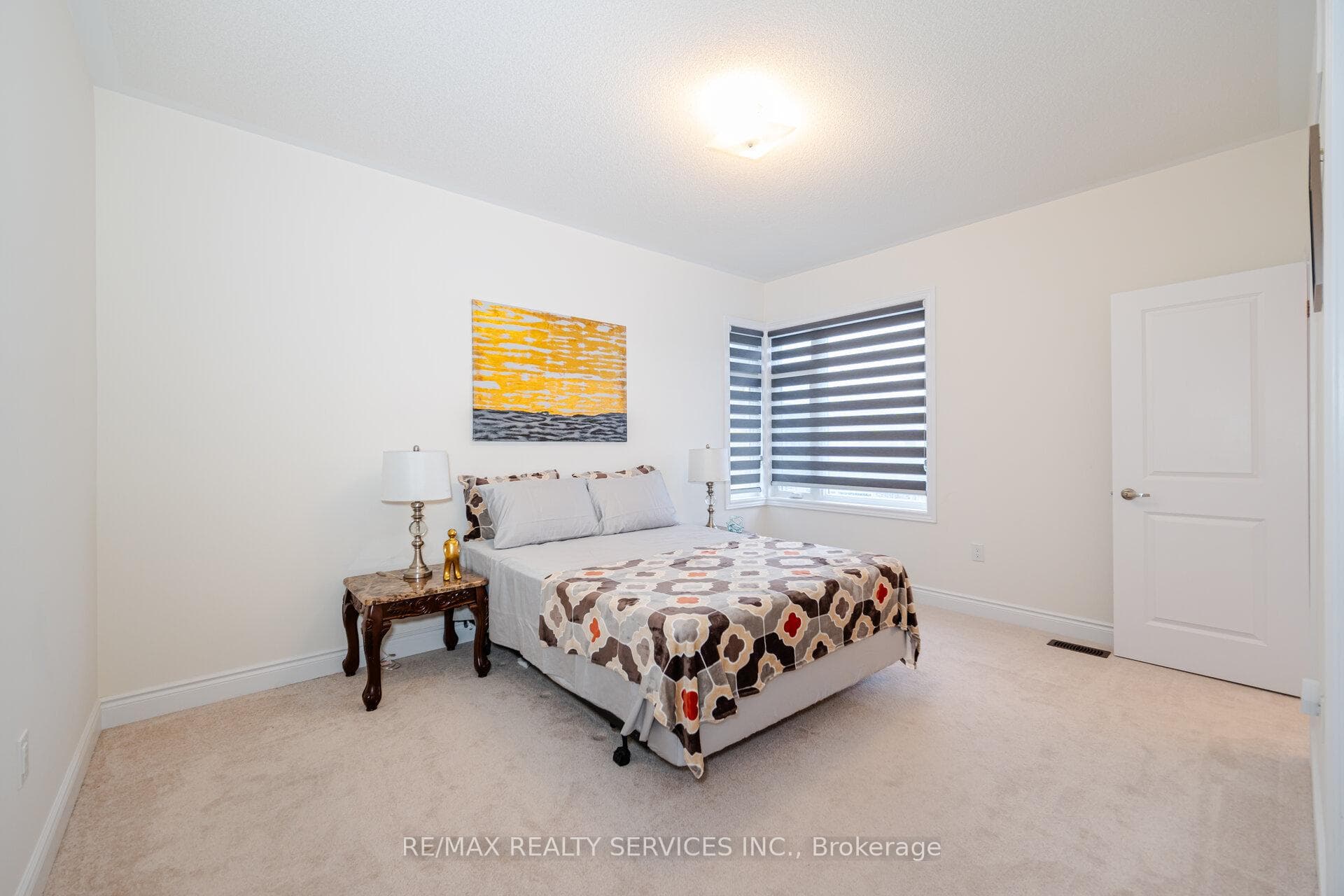 40 Lowell Crescent photo 21