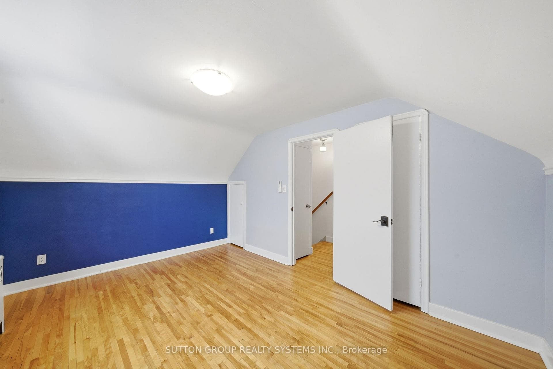 10 Willowhurst Crescent photo 20