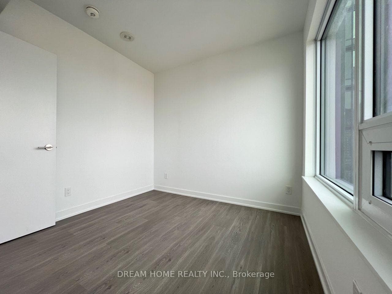 8 Wellesley Street Unit 4711 photo 14
