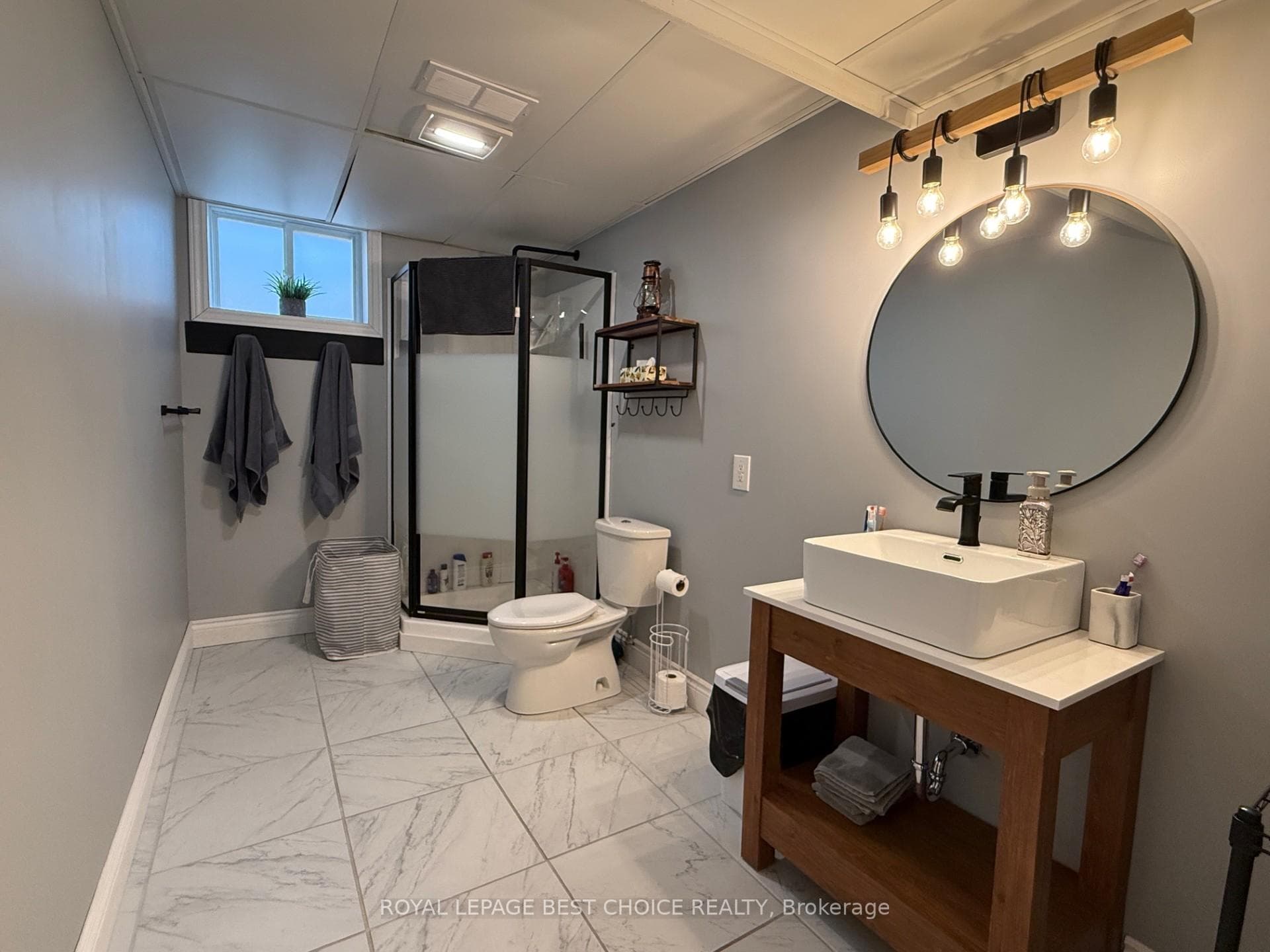 434 Bateson Street photo 22