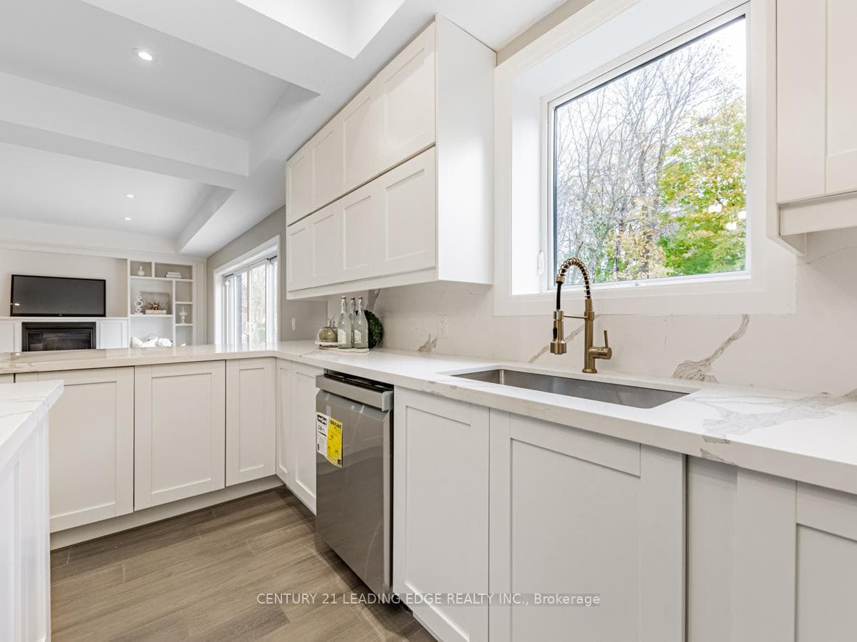 19 Donalda Crescent Unit UPPER photo 13