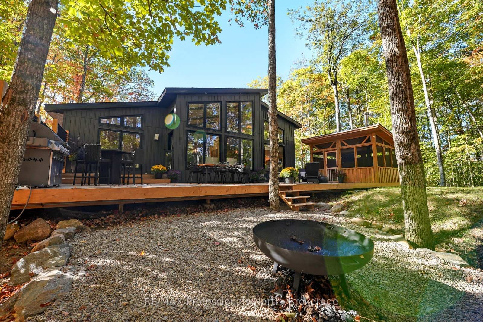 235 Sunnyside Street photo 27