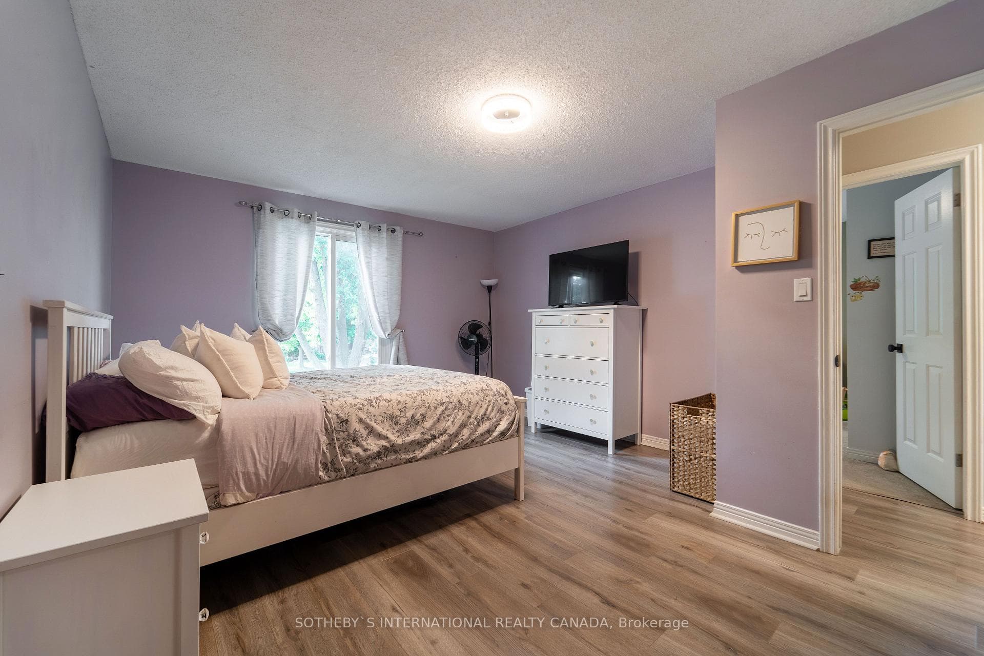 10 McMaster Drive photo 12