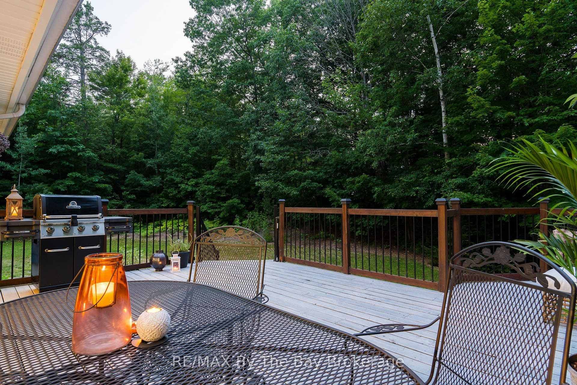 22 BRIDLEWOOD Crescent photo 46