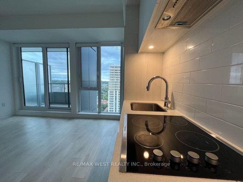 225 Sumach Street Unit 2702 photo 6