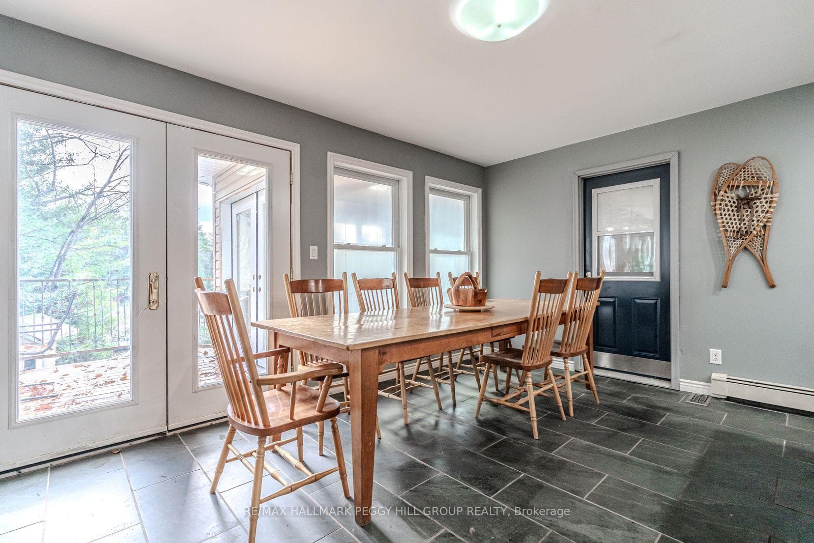 4 Clover Court photo 3
