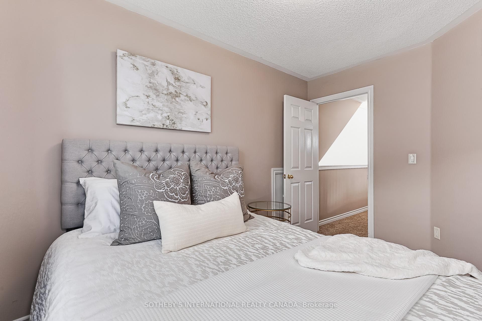 9 Waterpond Place photo 19