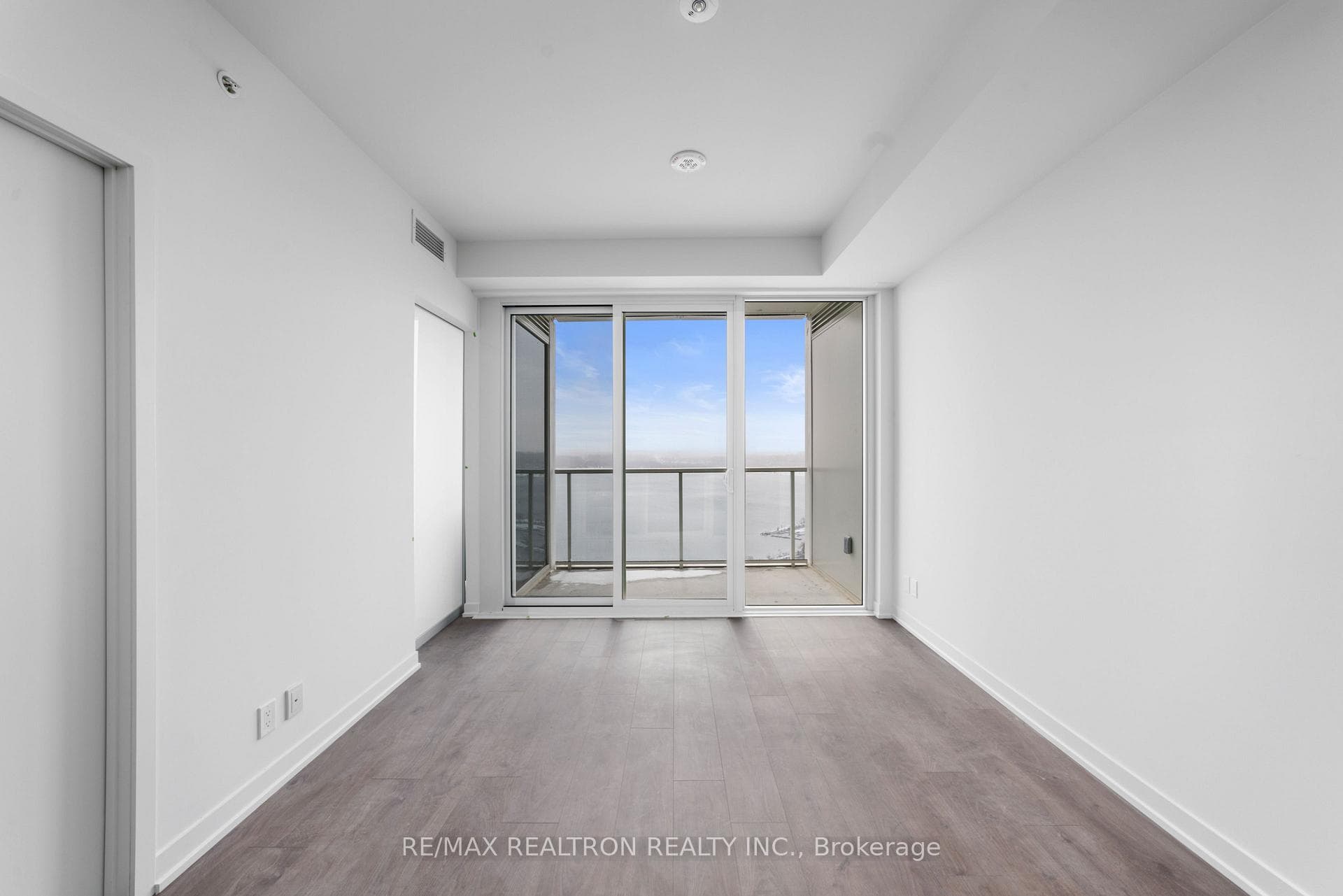 39 Mary Street Unit 2708 photo 12