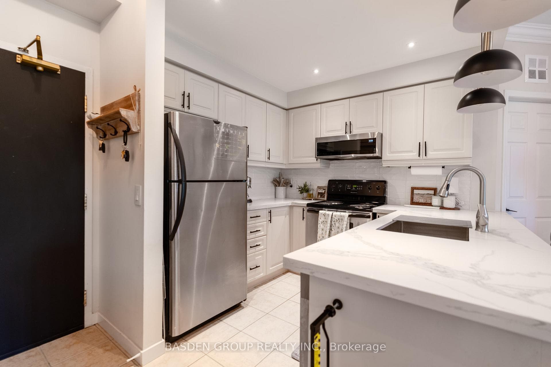 1 Maison Parc Court Unit 309 photo 9