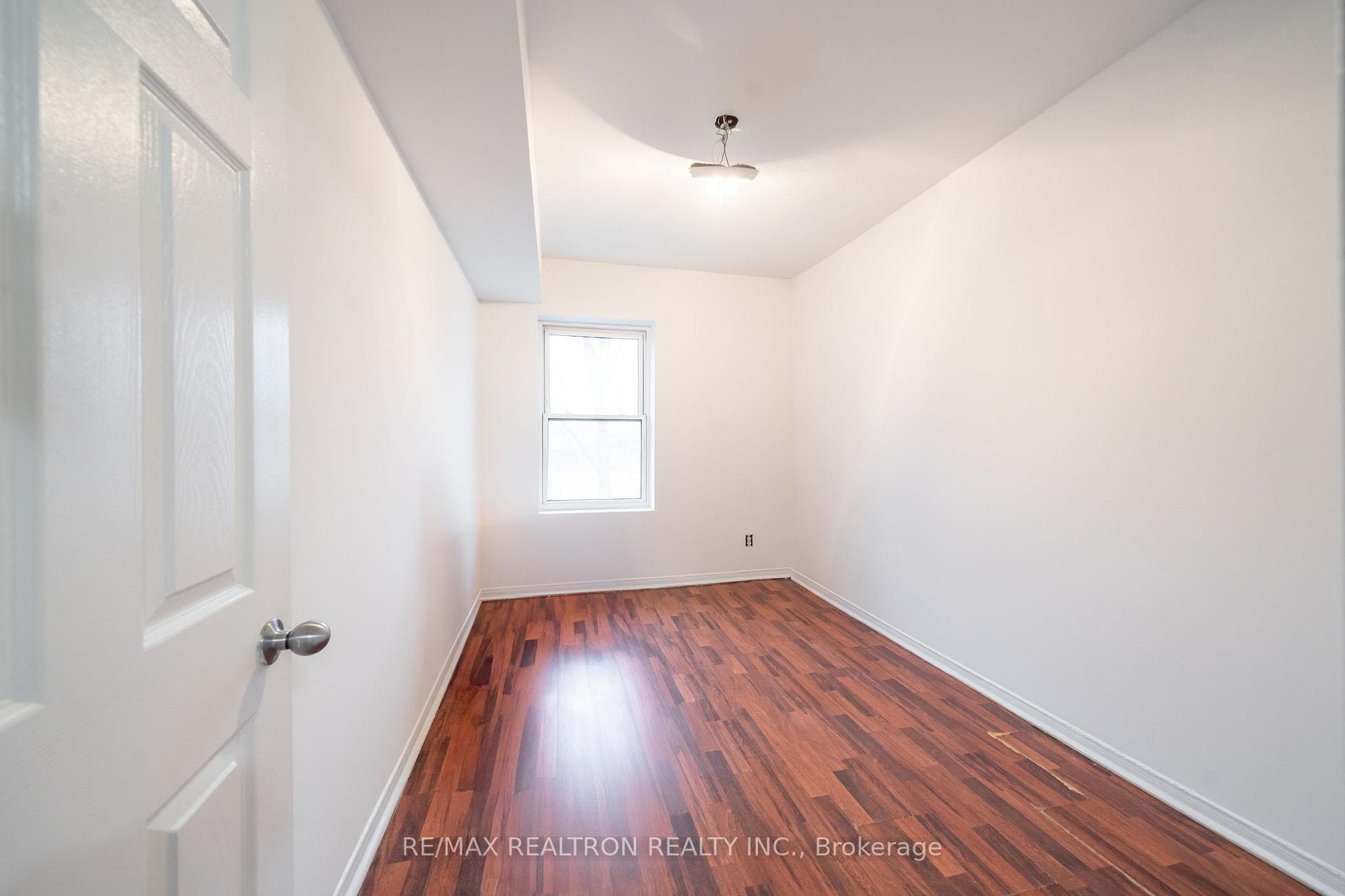 414 Jarvis Street Unit 307 photo 4