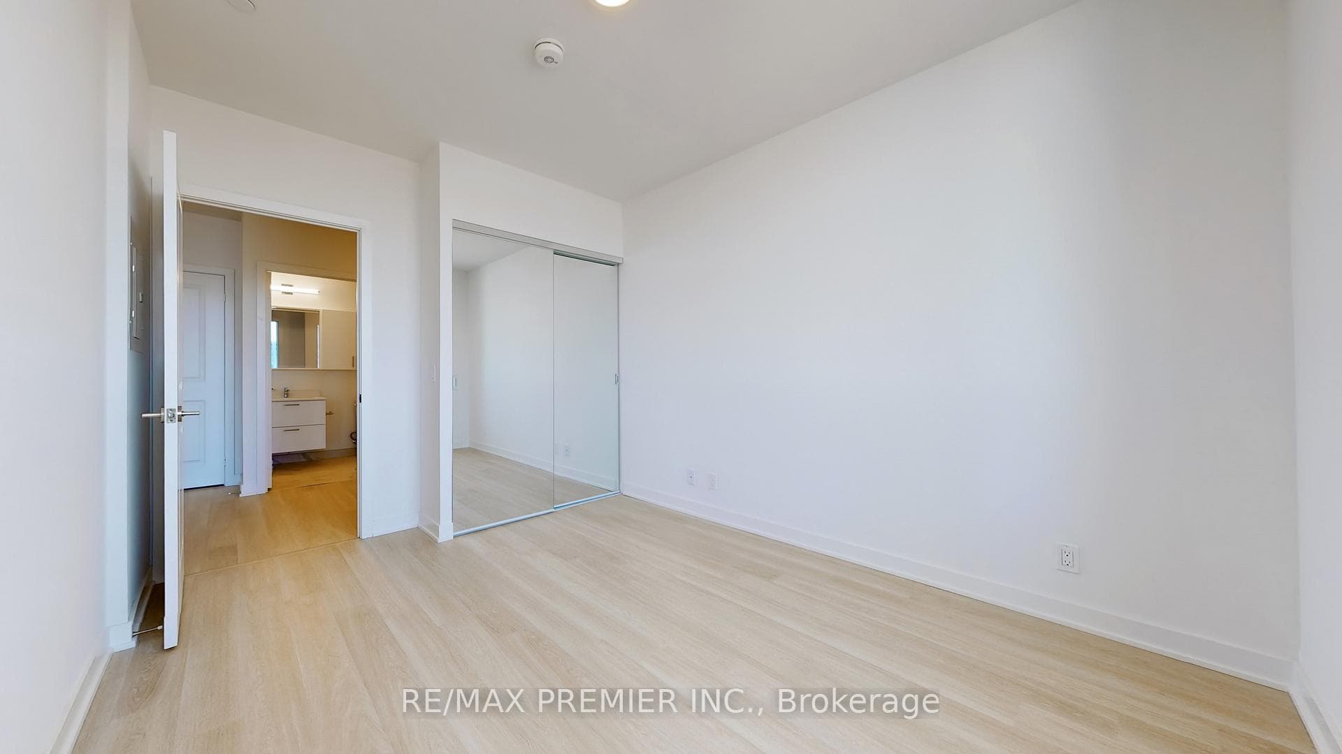 30 Upper Mall Way Unit 1206 photo 22