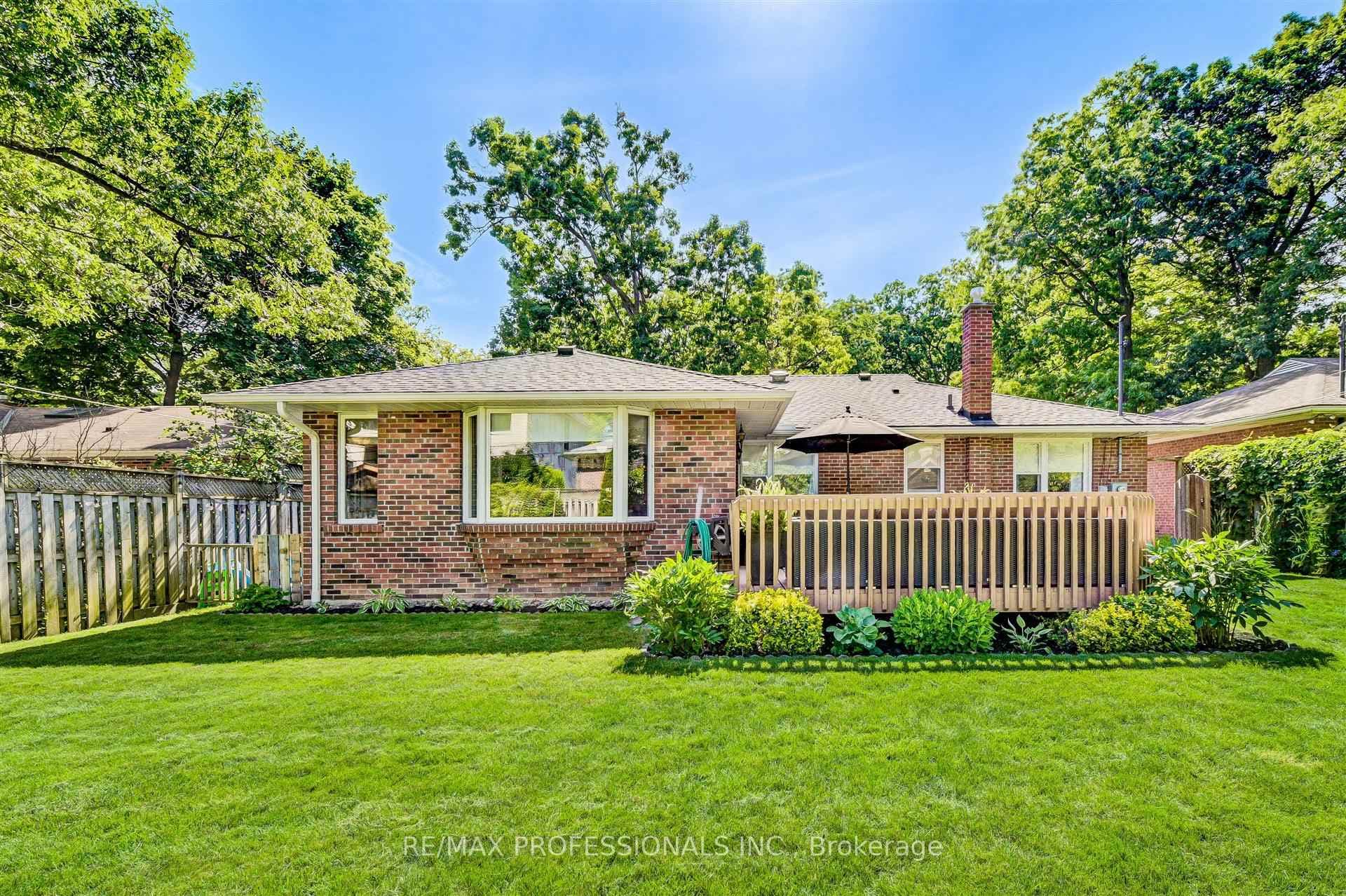 9 Blackdown Crescent photo 31