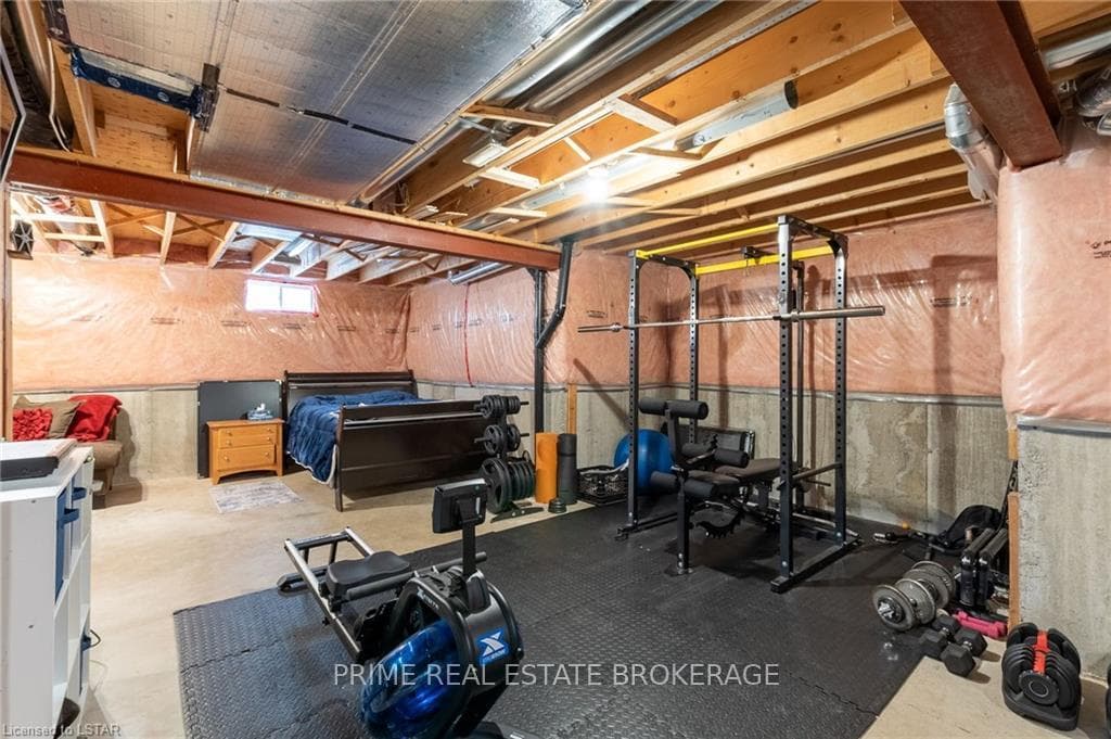 6 WATSON Crescent photo 39