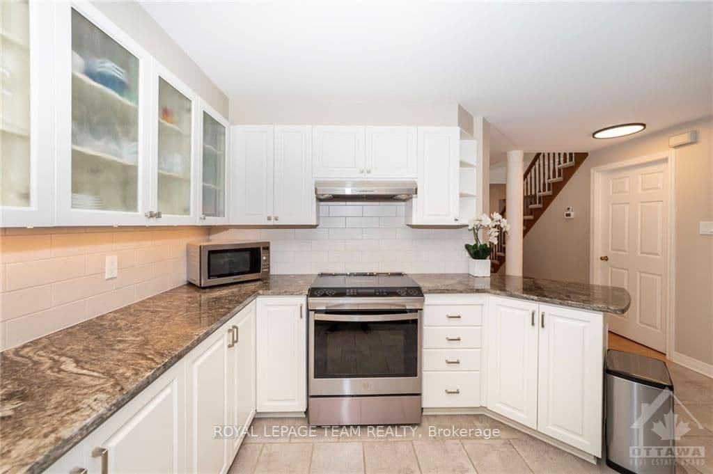 7 KENNEVALE Drive photo 9