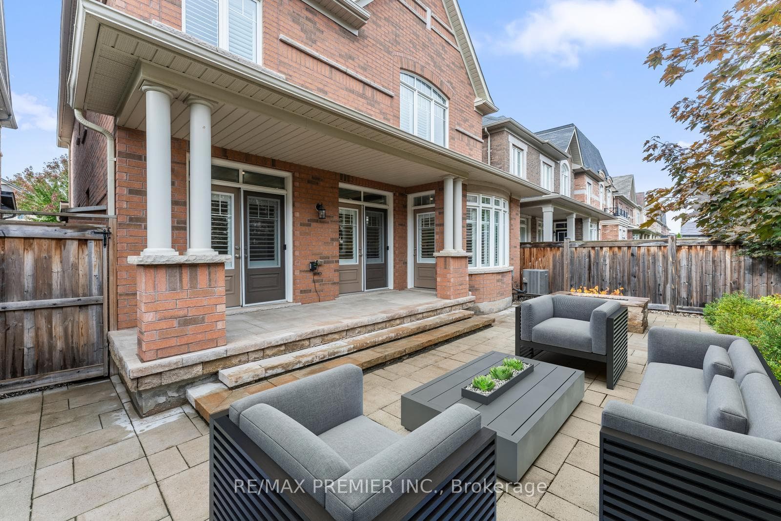 71 Hoey Crescent photo 39