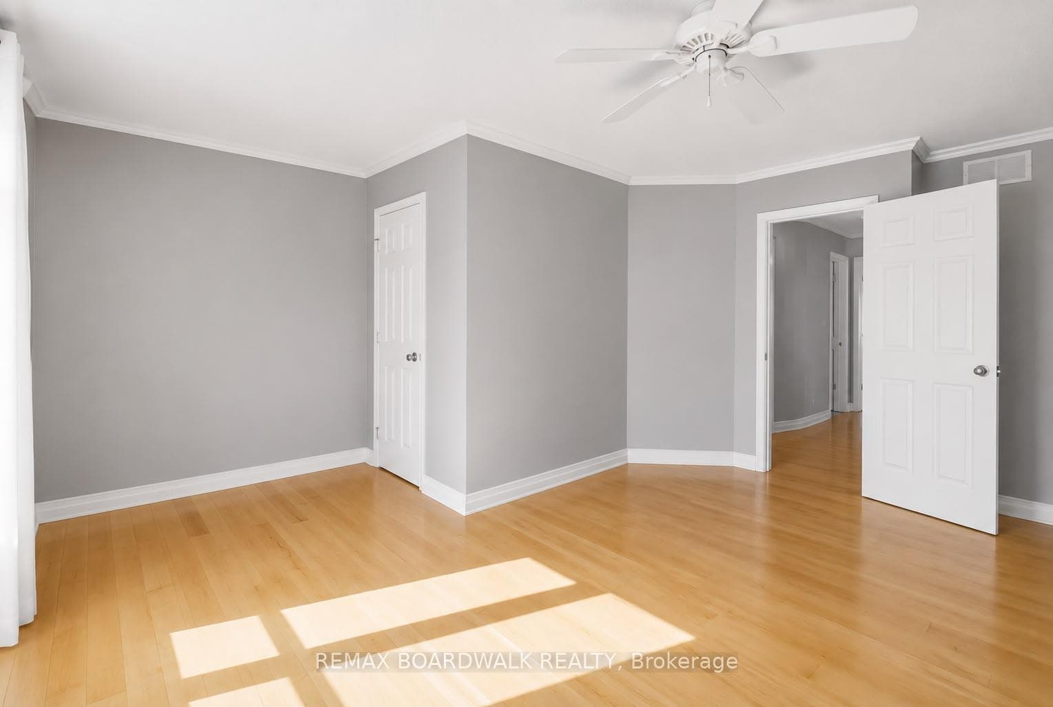 42 College Circle photo 19