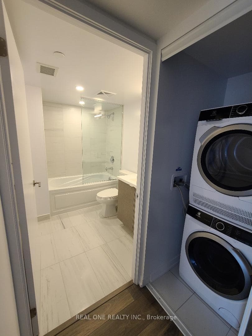 219 Dundas Street Unit 511 photo 19