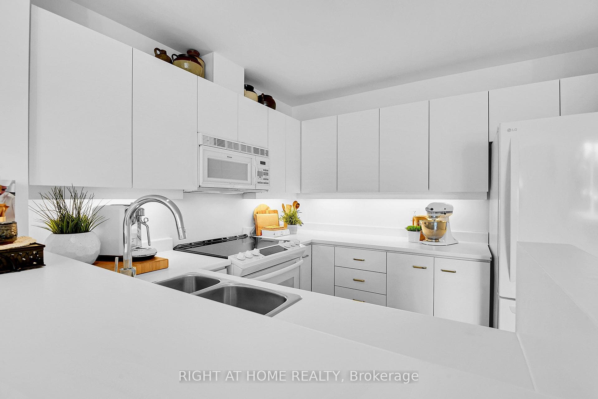 239A Sunnyside Avenue photo 15