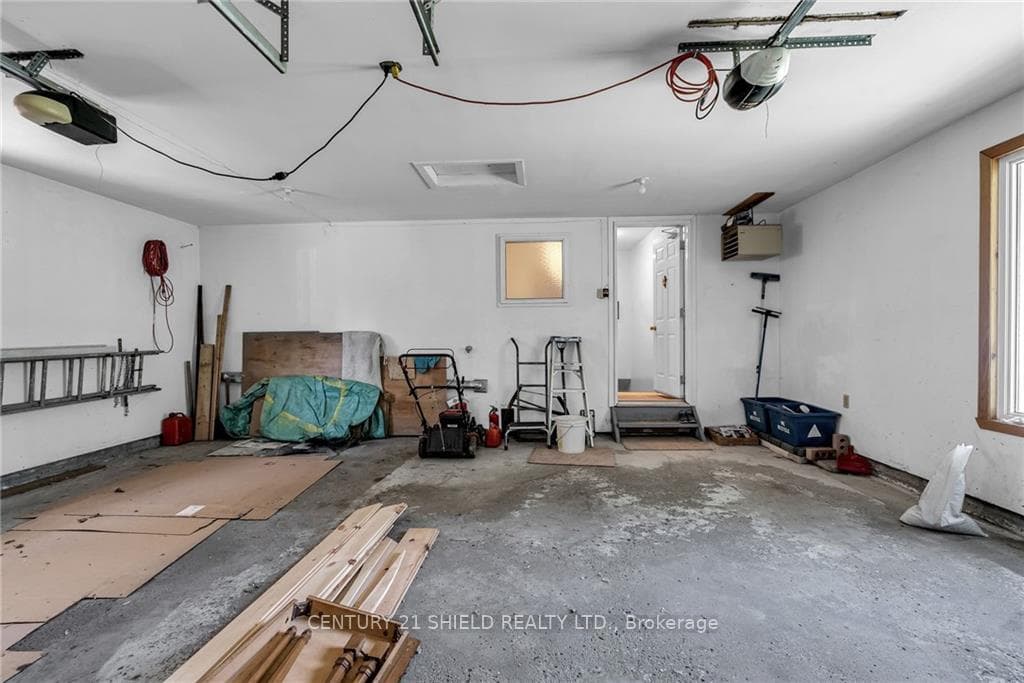 1715 BLAKELY Drive photo 23