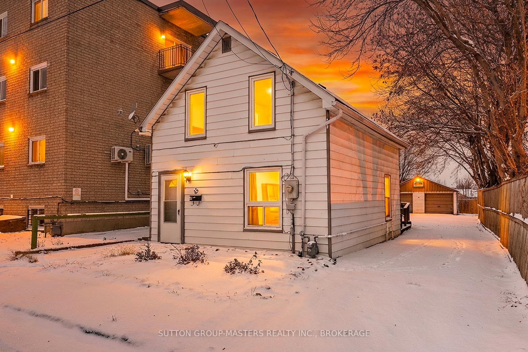 45 russell Street photo 1
