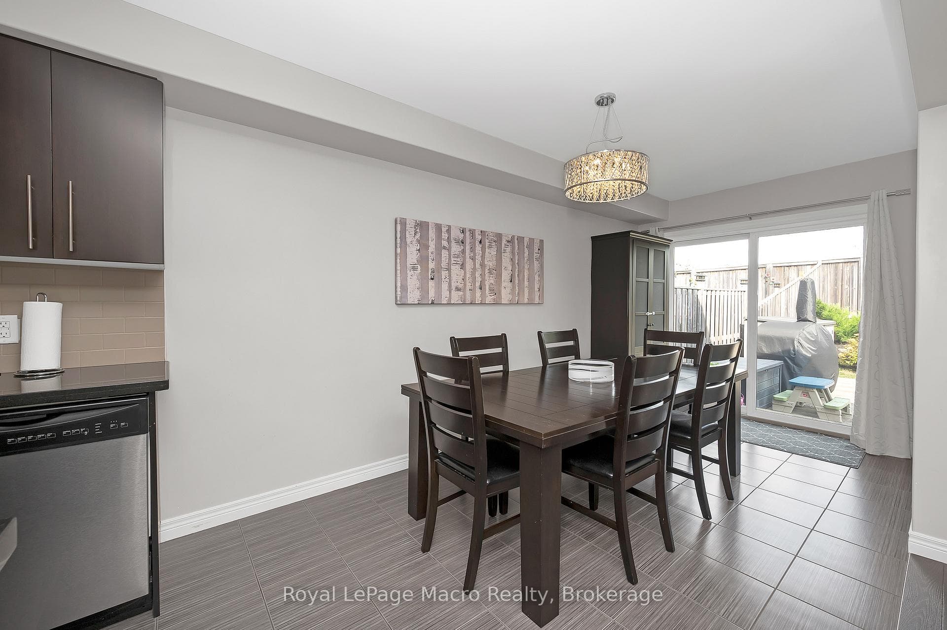 69 Escarpment Drive photo 23