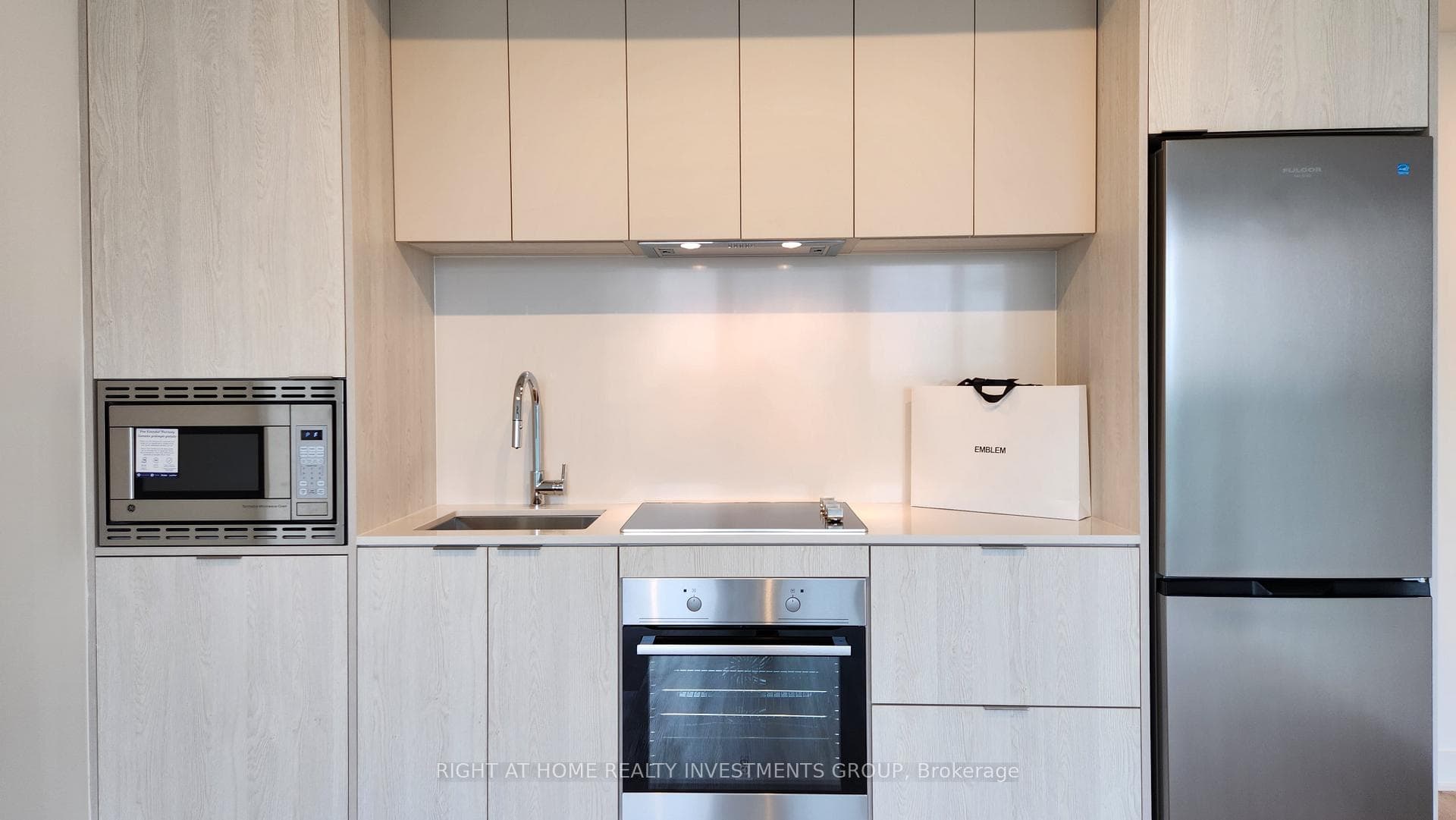 86 Dundas Street Unit 402 photo 6