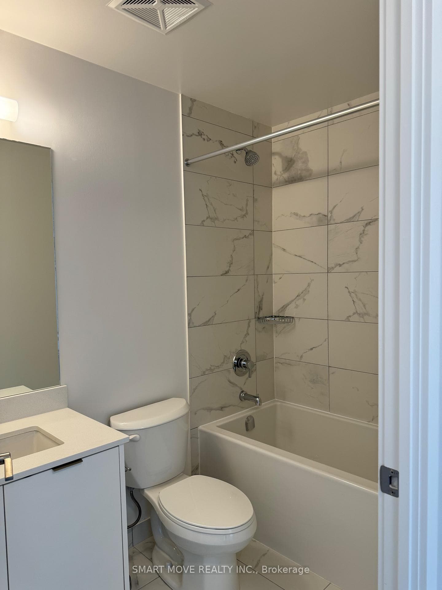 202 Burnhamthorpe Road Unit 1503 photo 13