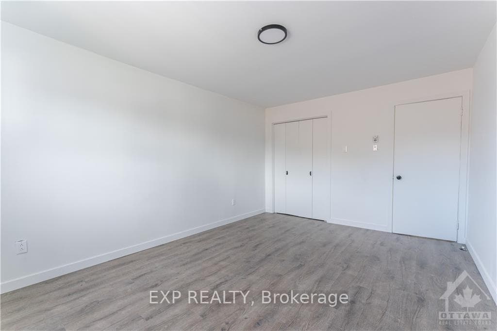 259 LONGUEUIL Street photo 11