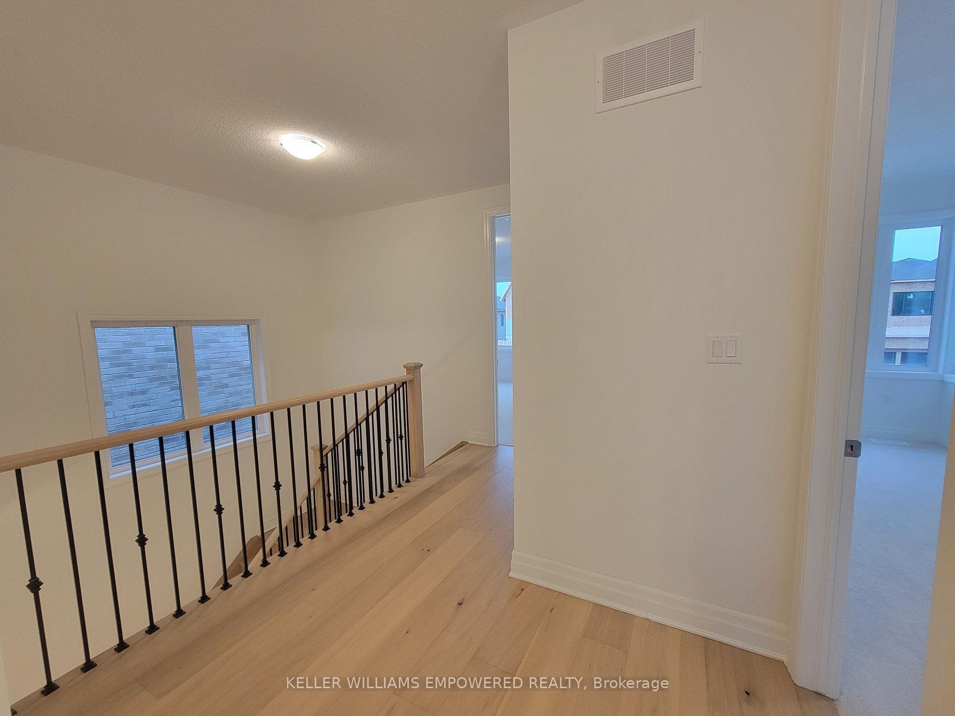 1903 Narcissus Gardens Unit Upper photo 25