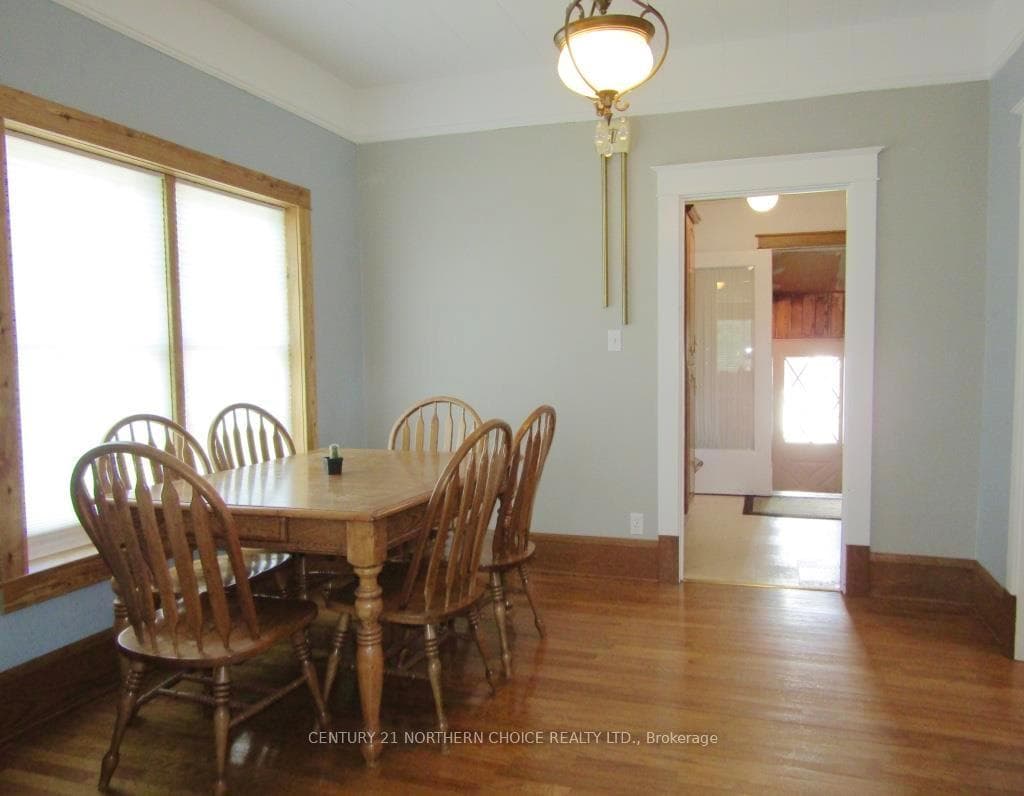 812 Christie Avenue photo 10