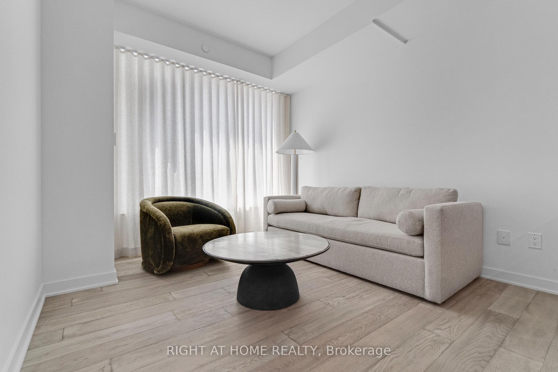 11 Yorkville Avenue Unit 2113 photo 11