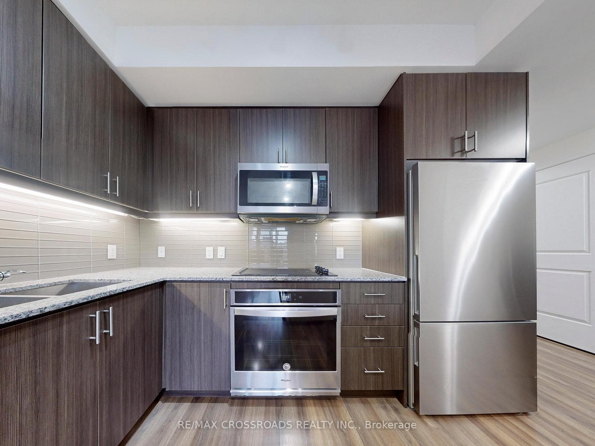 9618 Yonge Street Unit 321 photo 17