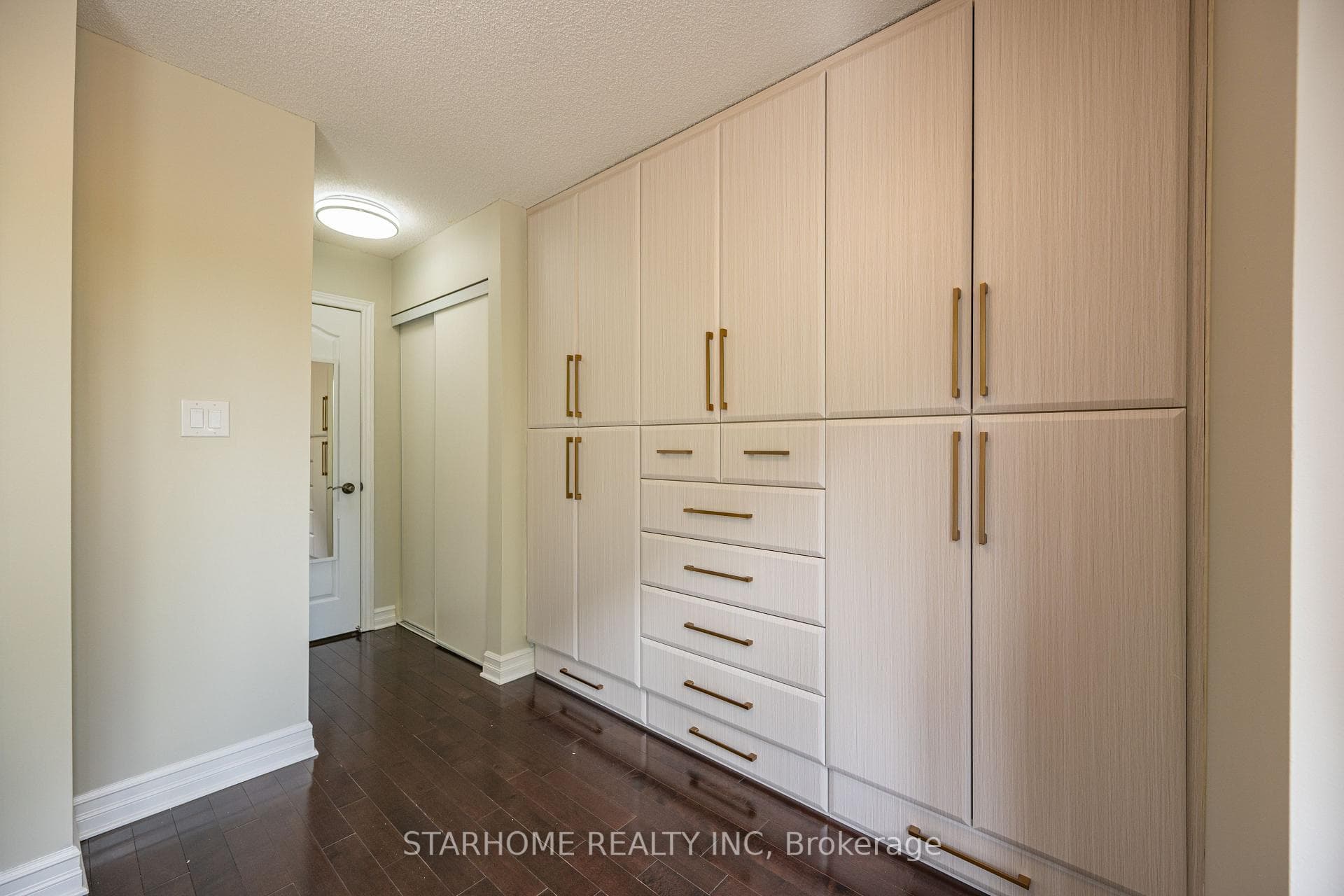 302 South Park Road photo 16