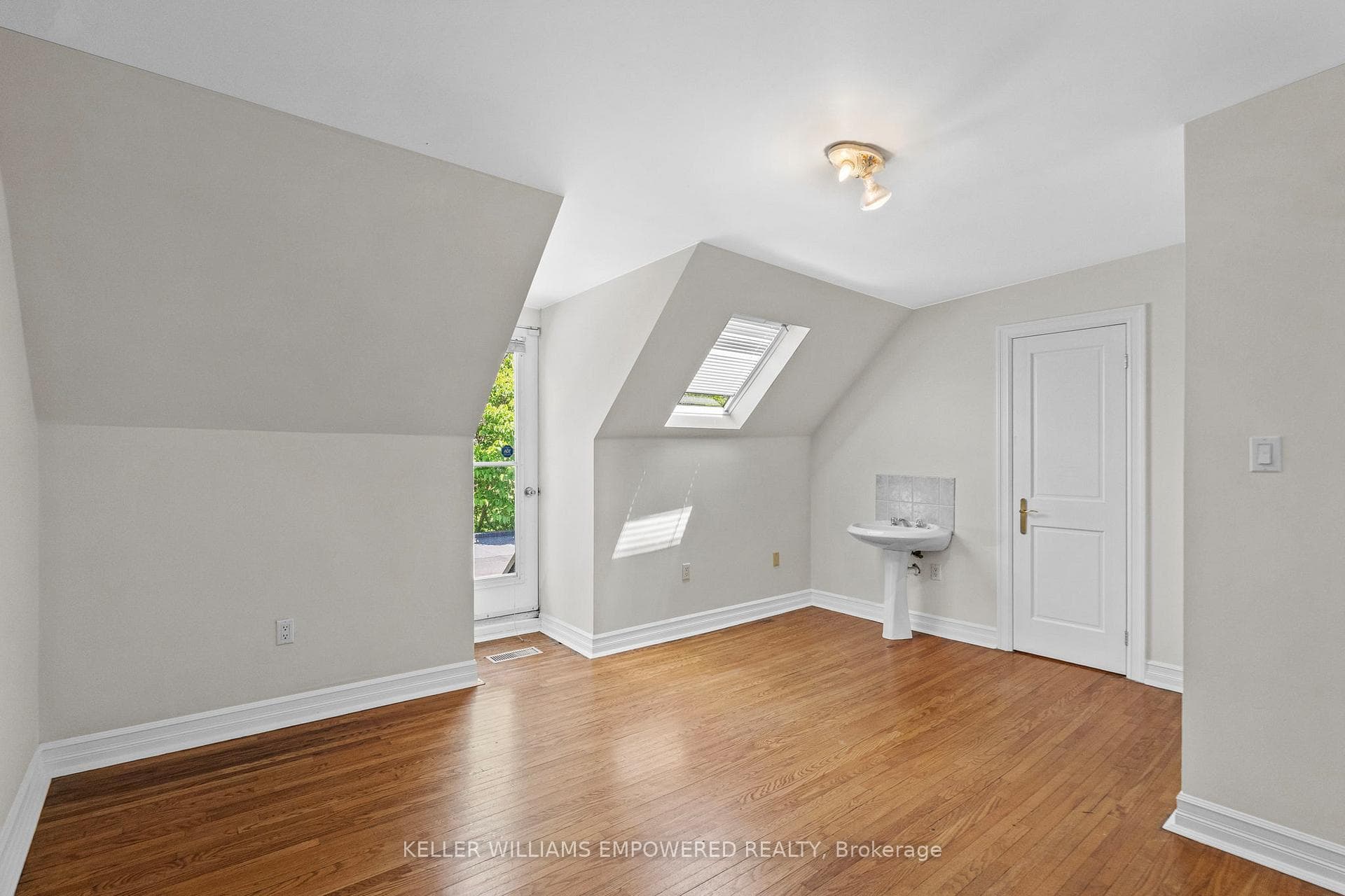 865 Bathurst Street photo 31