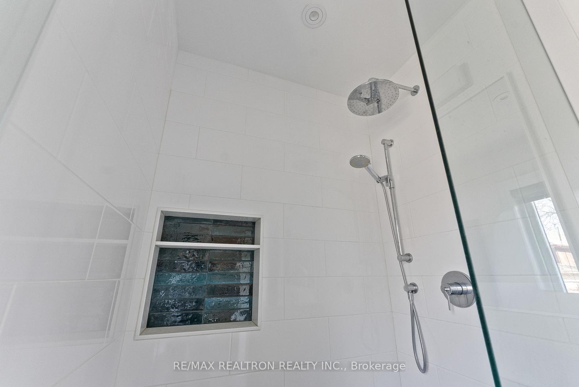 105 Springmount Avenue photo 20