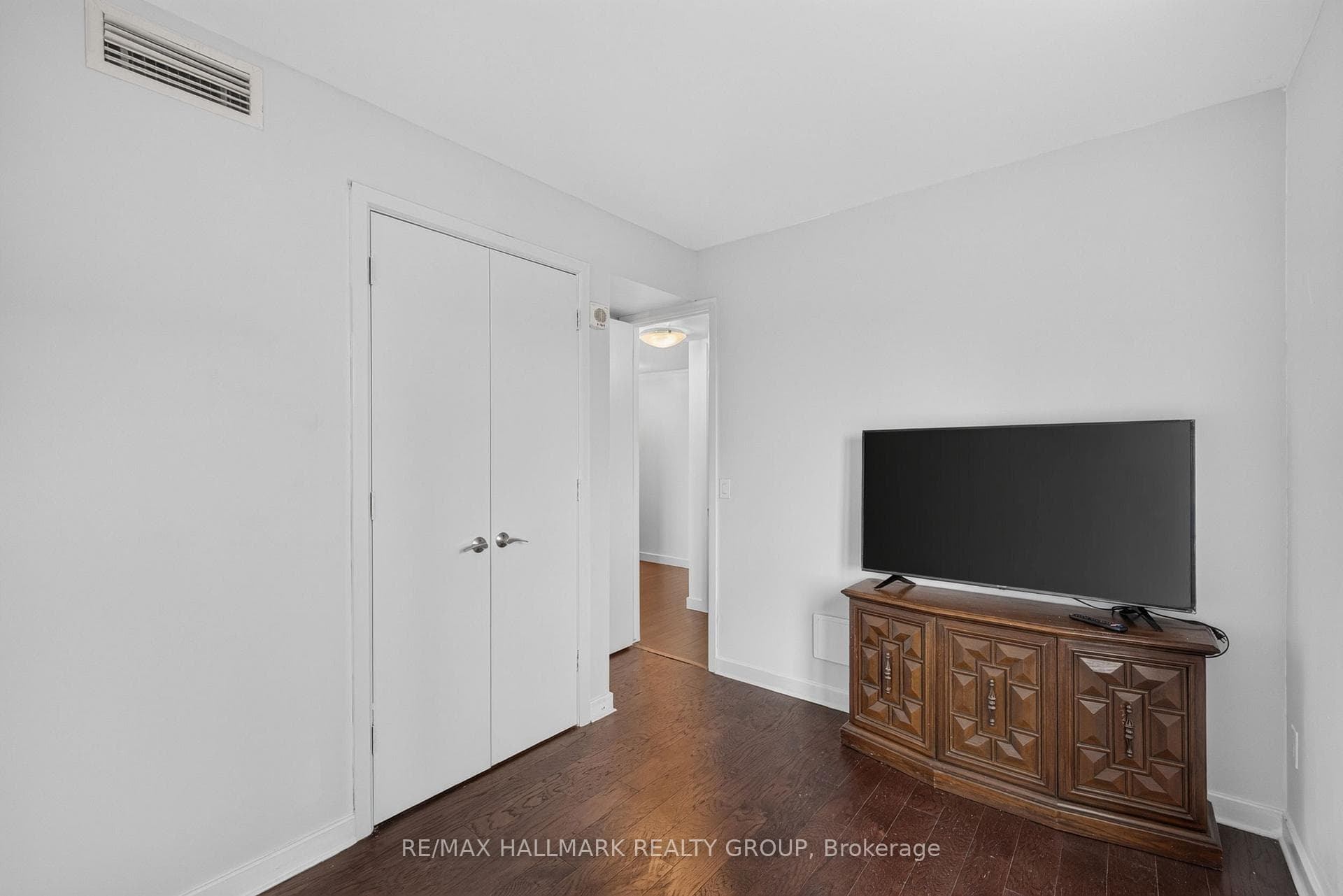 201 Parkdale Avenue Unit 807 photo 29
